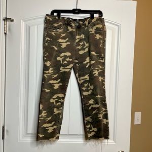 Kut from the Kloth Connie Skinny Crop Camo Jeans 14 EUC